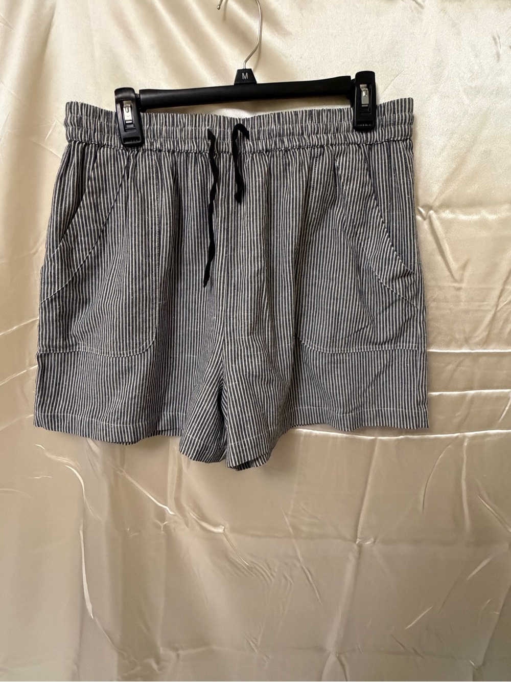 Dizzy Lizzy Black White Pinstripe Cotton Pull On Shorts Size L